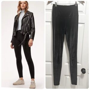 Aritzia Wilfred Free Daria Black Velvet Leggings Pants Size Small